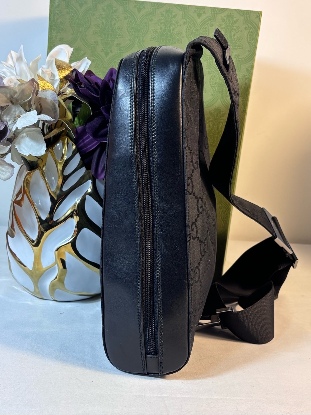 Gucci Logo Black Sling - Picture 6 of 16